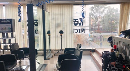 Nick salon Unisex image 2
