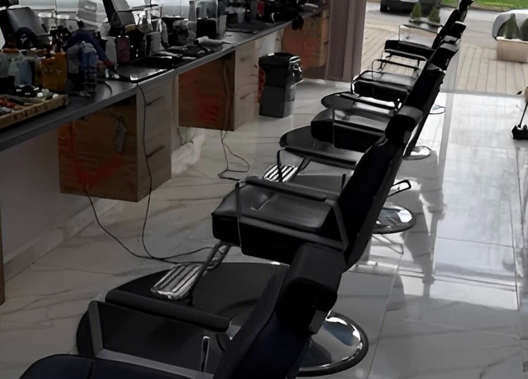 Модерна фризьорска станция в Bonnie and Clyde, Стара Загора, Стара Загора, BG.