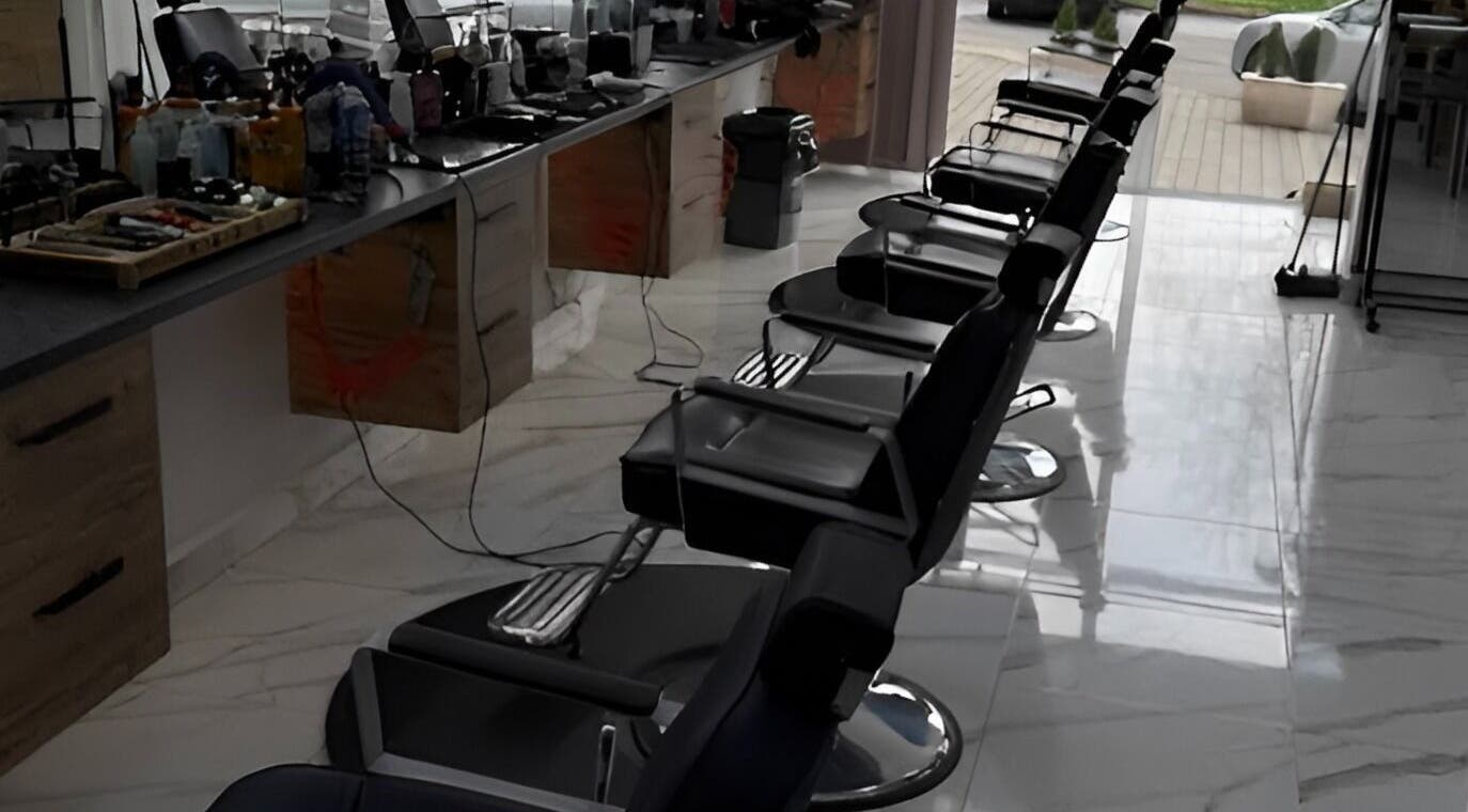 Модерна фризьорска станция в Bonnie and Clyde, Стара Загора, Стара Загора, BG.