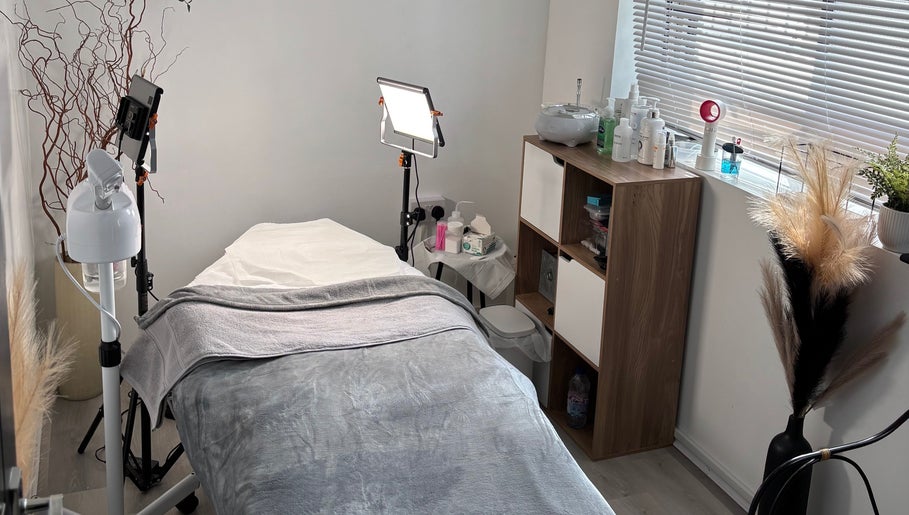 HD Beauty Base image 1