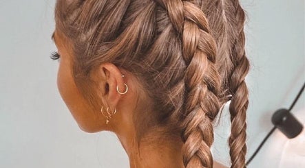 Zamy Braids