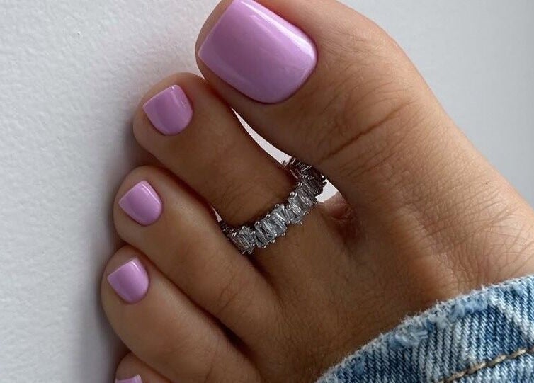 Педикюр с нежно-розовым оттенком от Blossom Professional в Цюрихе, Цюрих, CH.