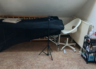 Table de massage relaxante chez Kethy Beauty, Manage, Région Wallonne, BE.