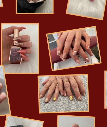 Imagen 2 de Pinky Promise Nails by Katie