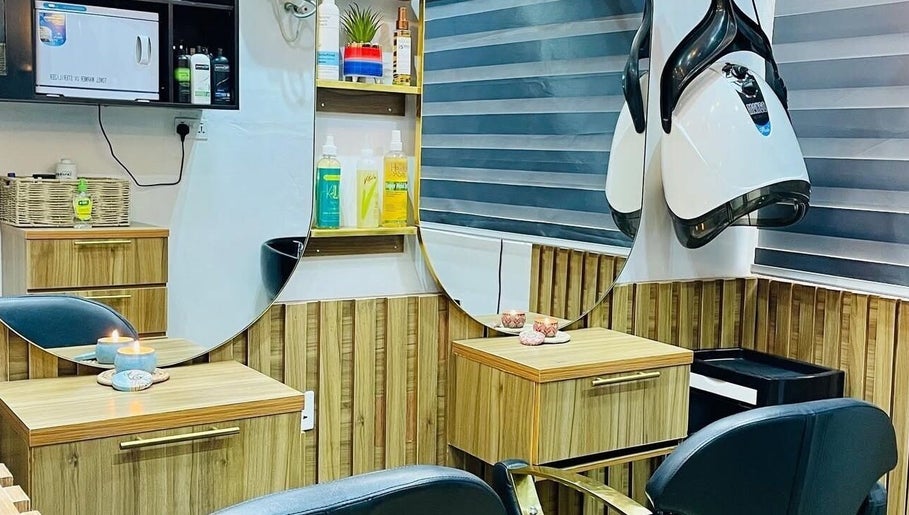 Teeweaves Salon image 1
