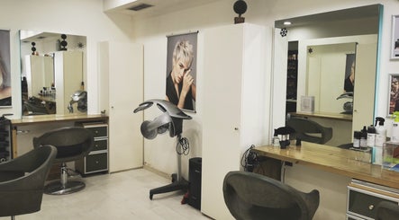 Μichalis V. Design For Hair, bilde 3