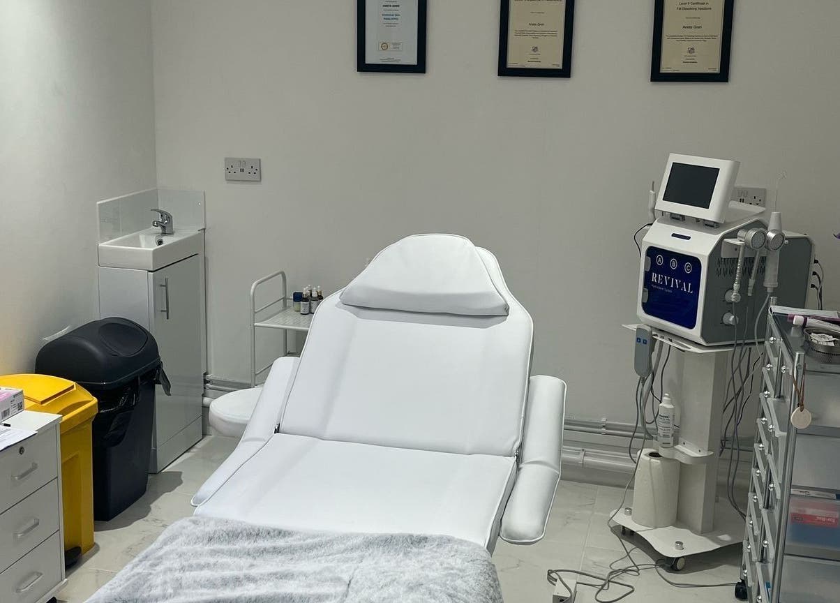 Fully equipped treatment room at Ice London Aesthetics Clinic in Beckenham, England, GB.