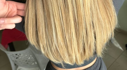Ef Hairdesign image 2
