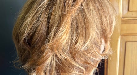 Ef Hairdesign image 3