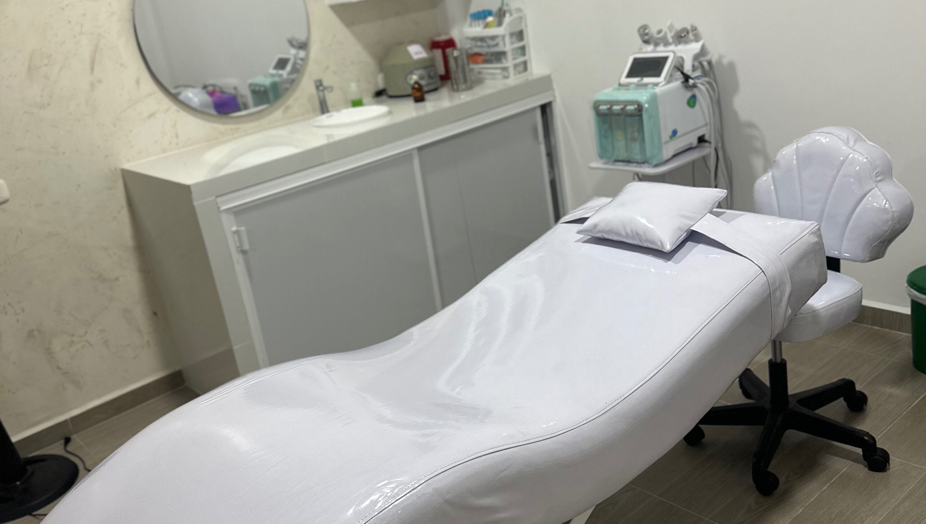 Sala de tratamientos en ALEJA SPA, San Martín, Meta, CO, equipada para relajación y bienestar.