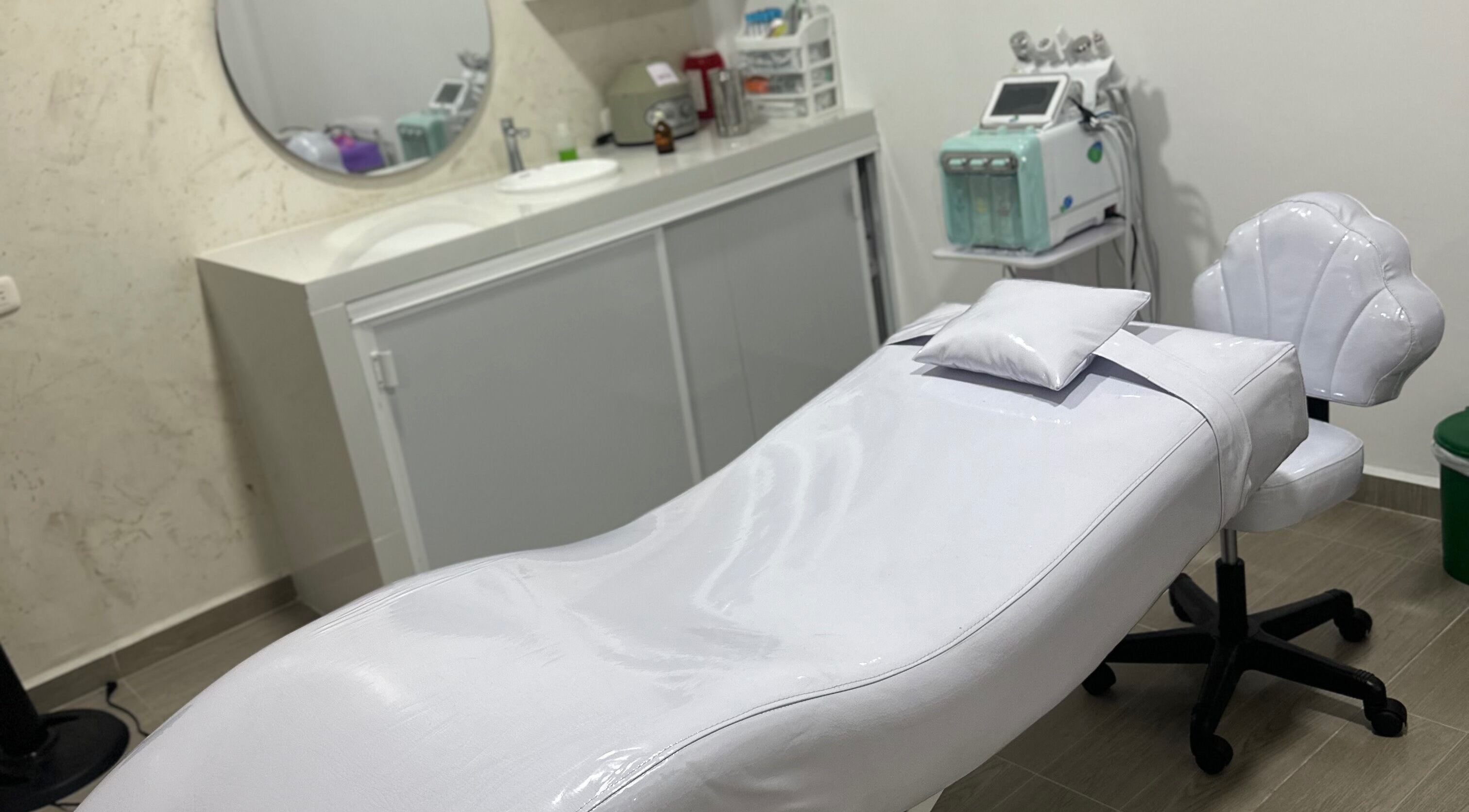 Sala de tratamientos en ALEJA SPA, San Martín, Meta, CO, equipada para relajación y bienestar.