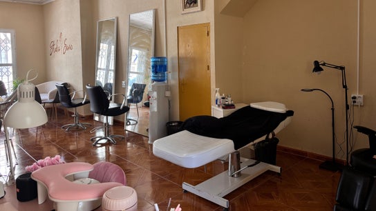 Eva's Nails, Hand & Foot Care