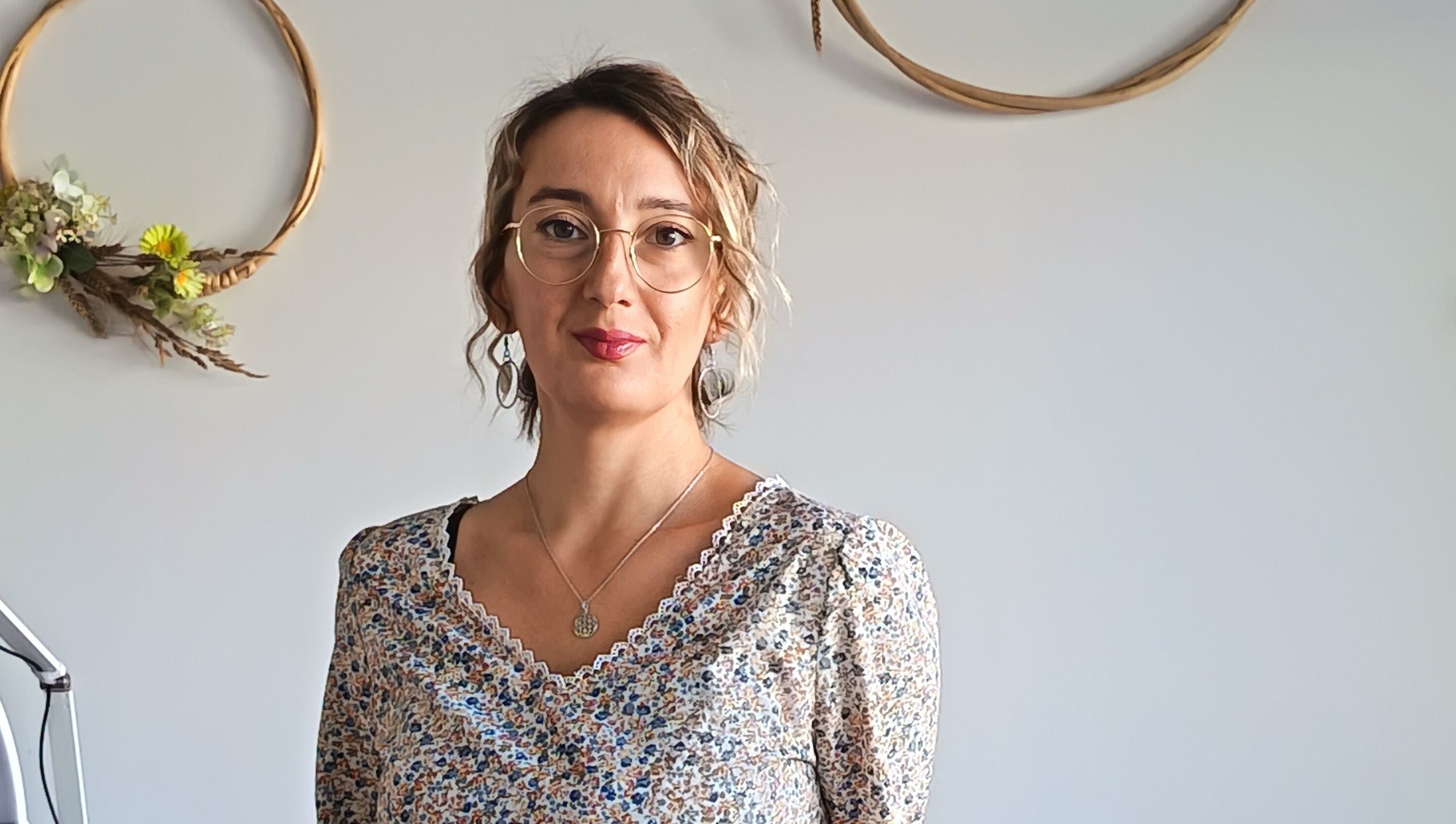 Personne souriante à l'intérieur de Cils vous plaît Mesdames, Vouneuil-sous-biard, Nouvelle-aquitaine, FR.