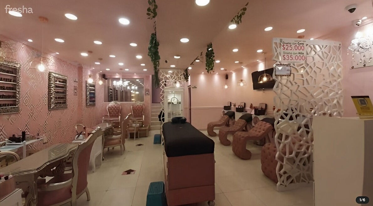 Interior elegante de Glam Spa Bogota - Sede Chicó con decoración sofisticada en Bogotá, Bogotá, CO.