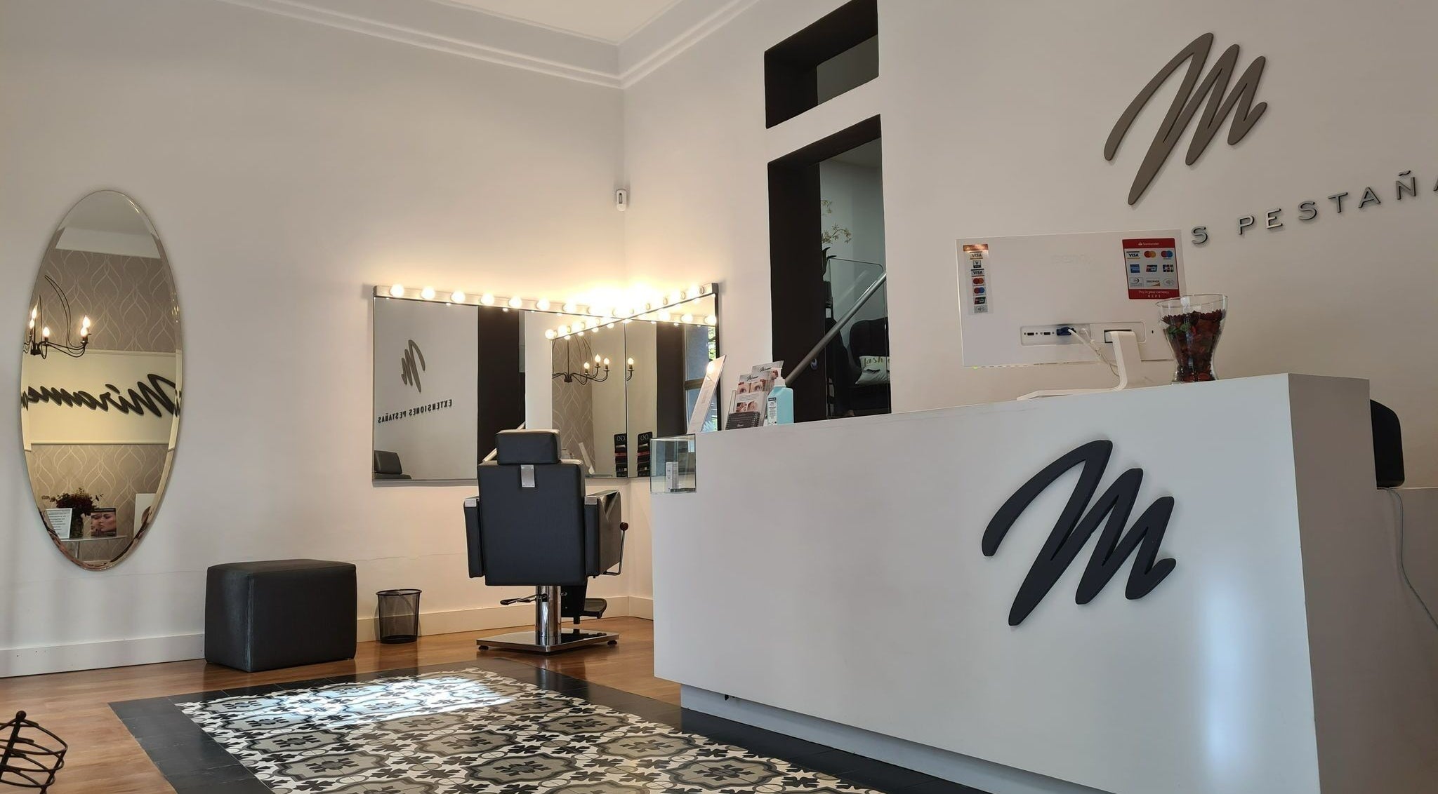 Recepción elegante en Mírame Madrid, Madrid, Comunidad De Madrid, ES. Moderno diseño interior chic.