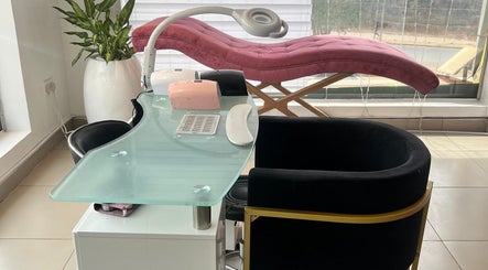 Beyondhairs Salon and Spa image 2