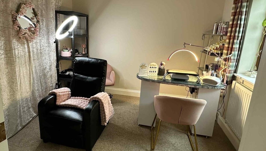 Cozy salon setup at Ellies Lash and Nails at The Beauty Cabin in Saint Austell, England, GB.