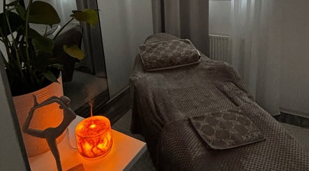 Relaxační místnost v Beauty Identity DH, Hlavní Město Praha, Hlavní Město Praha, CZ s aromatickou svíčkou.