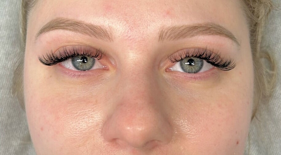 Close-up of eyelash extensions at Lash Radiance, Melbourne, Victoria, AU, showcasing exquisite craftsmanship.