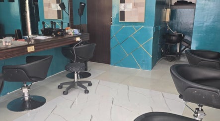 BeDazzleSalon image 2