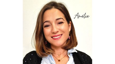 Portrait d'une femme souriante chez Cil Par Cil, Tassin-la-demi-lune, Auvergne-rhône-alpes, FR.
