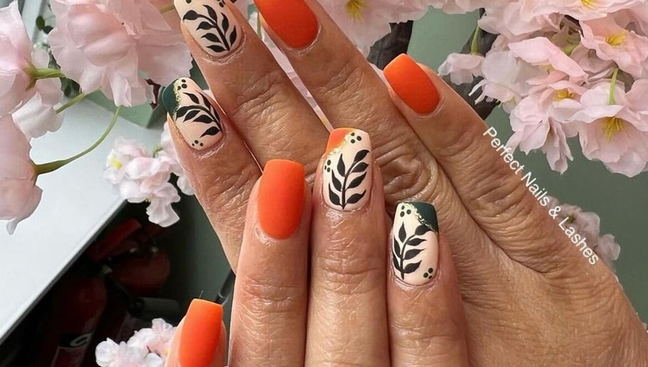 Easy Nails image 1