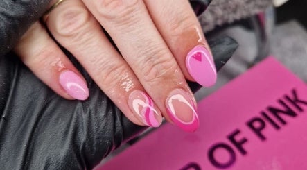 Abby at Roxannes Nails on Demand, bild 3