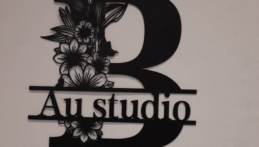 Enseigne florale de Au studio B à Nice, Provence-alpes-côte D'azur, FR, accueillante et élégante.