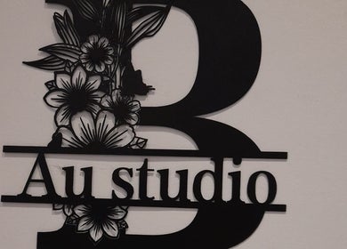 Enseigne florale de Au studio B à Nice, Provence-alpes-côte D'azur, FR, accueillante et élégante.