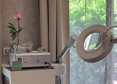 Équipement esthétique moderne avec rose chez Au studio B, Nice, Provence-alpes-côte D'azur, FR.