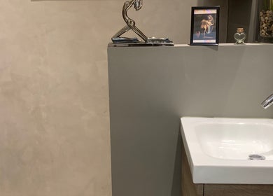 Intérieur moderne et épuré de Au studio B à Nice, Provence-alpes-côte D'azur, FR, avec lavabo design.