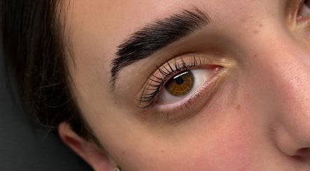 Brows by Dani kép 3
