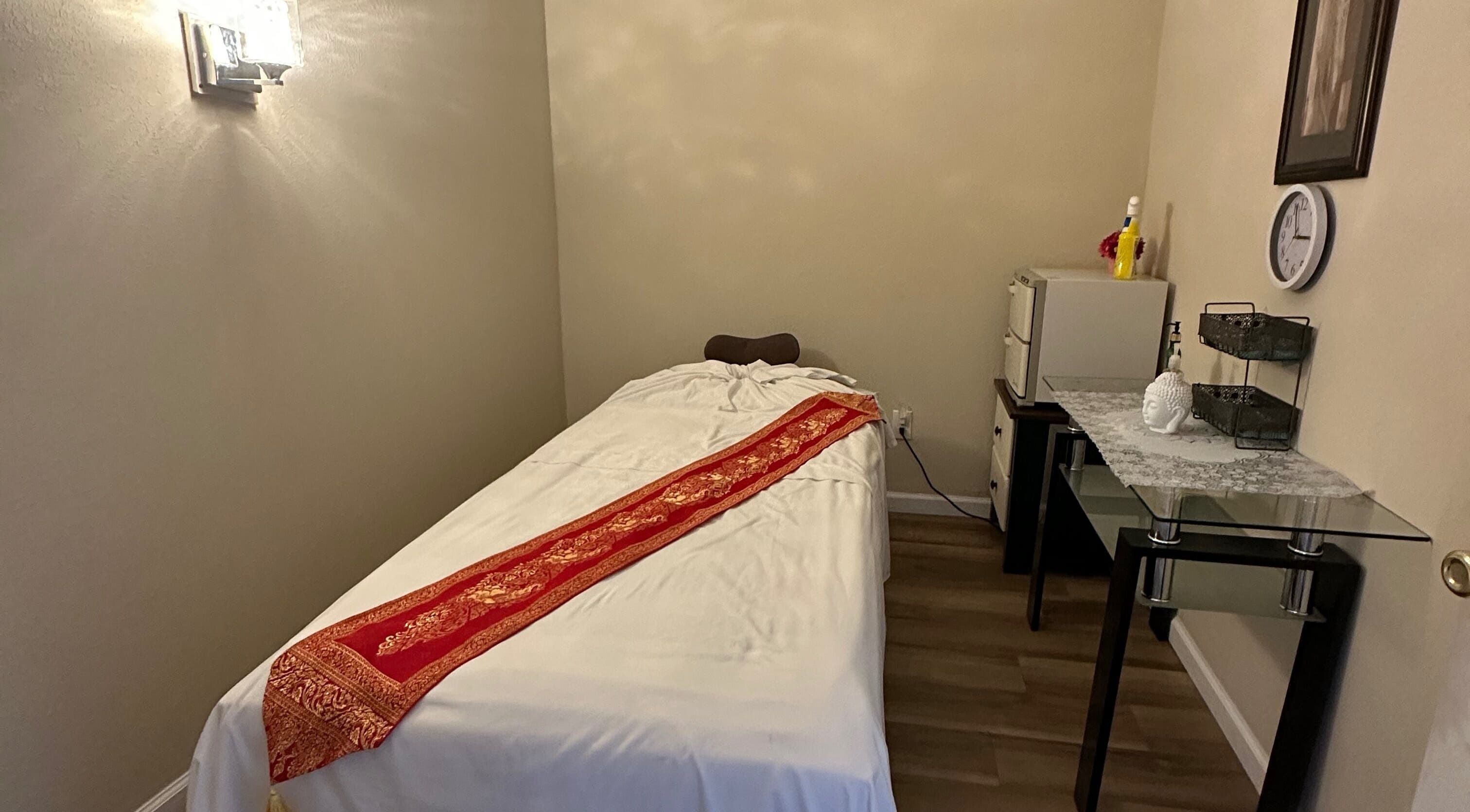 Las Vegas's Luxurious Expert in Relaxation massage room with elegant decor in Las Vegas, Nevada, US.