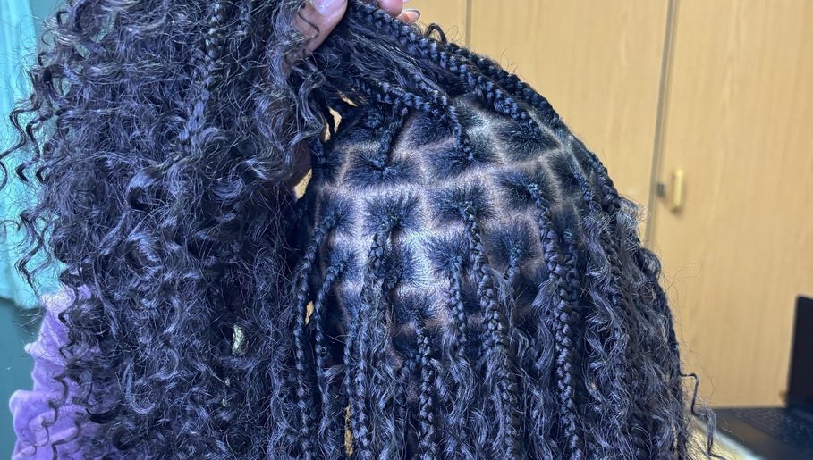 Hair. Crown.Co image 1