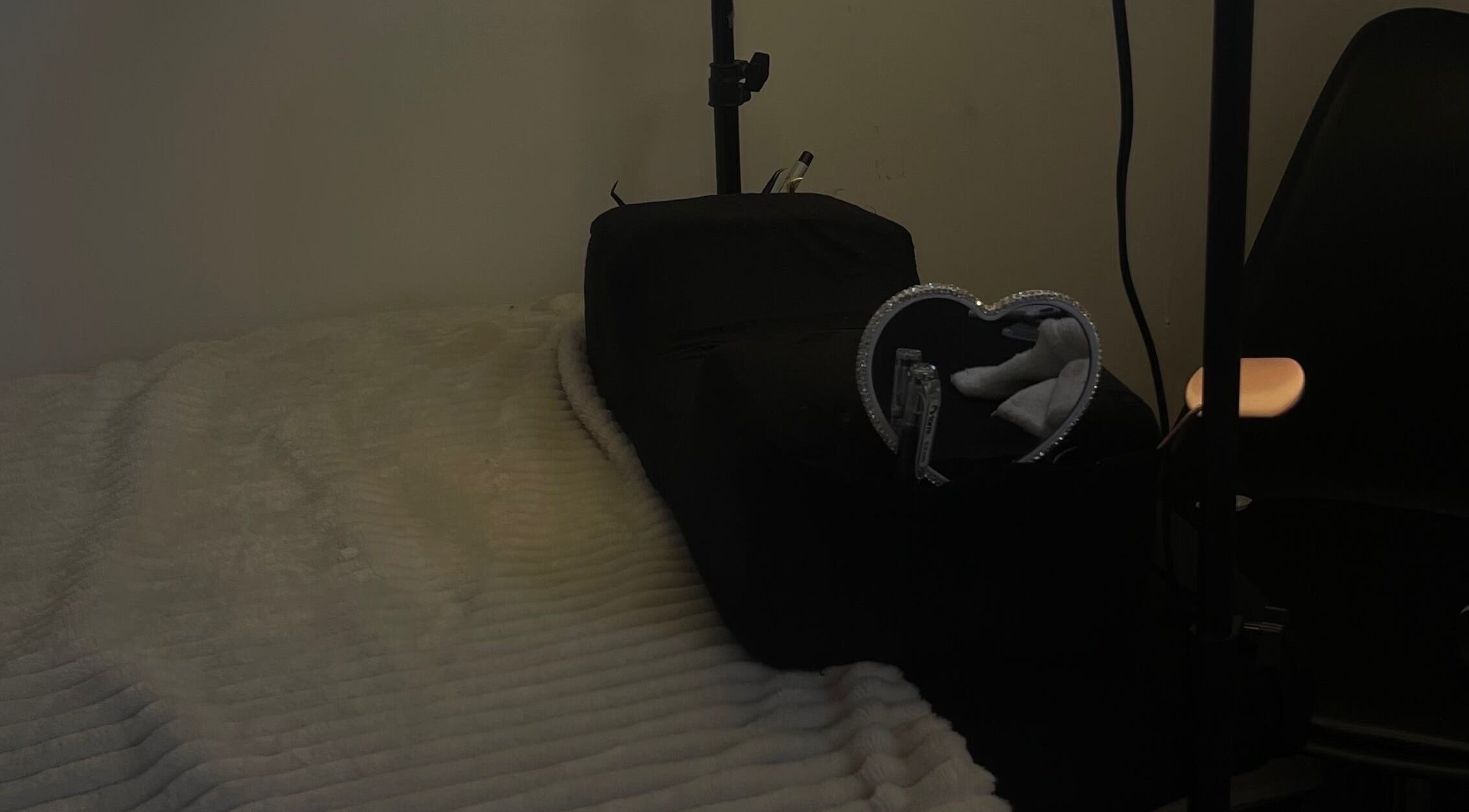 Sala de tratamiento en Colque.beautystudio en Alto Hospicio, Tarapacá, CL con decoración elegante.