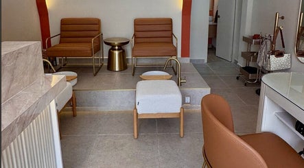 Once - nail bar image 3