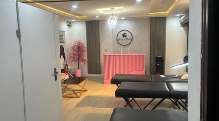 Brows n blink ltd image 3
