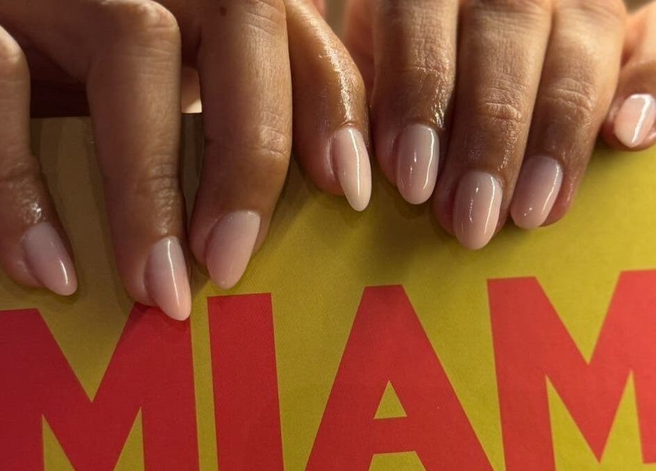 مانيكير أنيق في مركز at.s، الرياض، الرياض، SA يعكس الاهتمام بالتفاصيل والجمال.