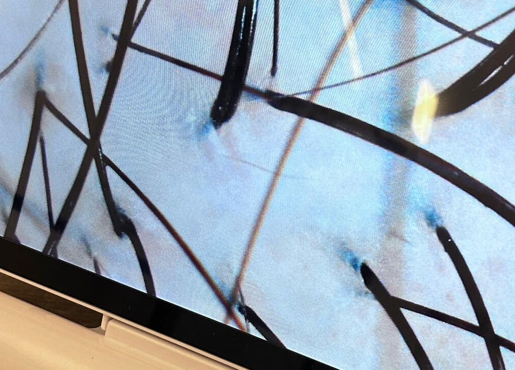 شاشة تعرض تصميم فني حديث في at.s، الرياض، منطقة الرياض، المملكة العربية السعودية.