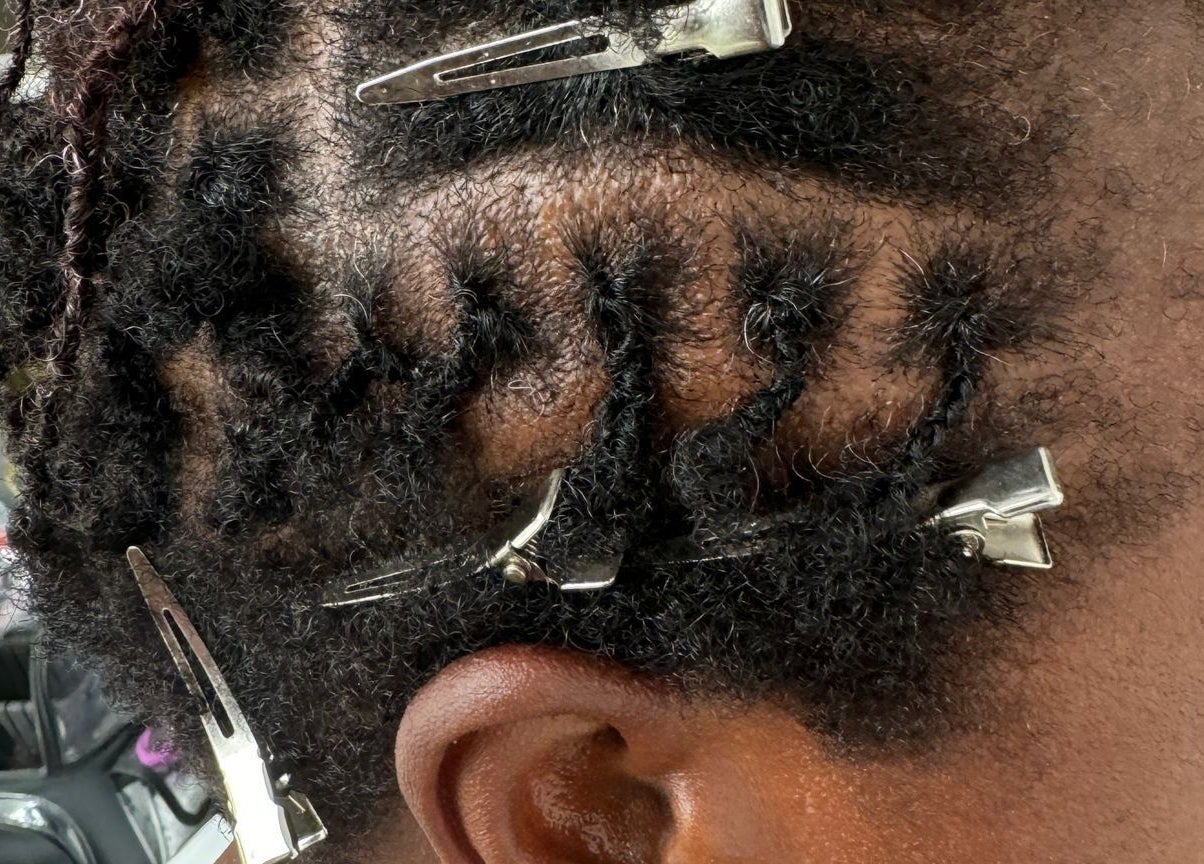 Dreadlocks en cours chez Locs at Home, Montréal, Québec, CA.