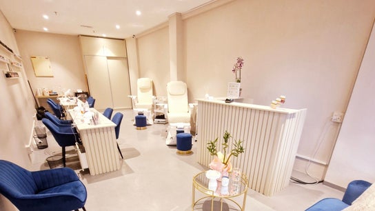 Poise & Polish Beauty Bar