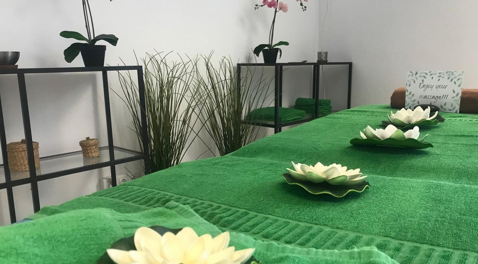 Sala de masajes zen en Lanzarote Massages, Costa Teguise, Canarias, ES.