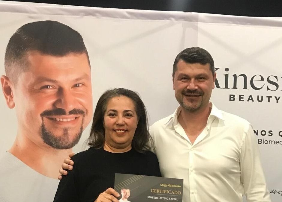 Certificado en Kinesio obteniendo reconocimiento en Lanzarote Massages, Costa Teguise, Canarias, ES.