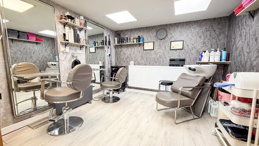 Point Clear Hairdressing slika 1