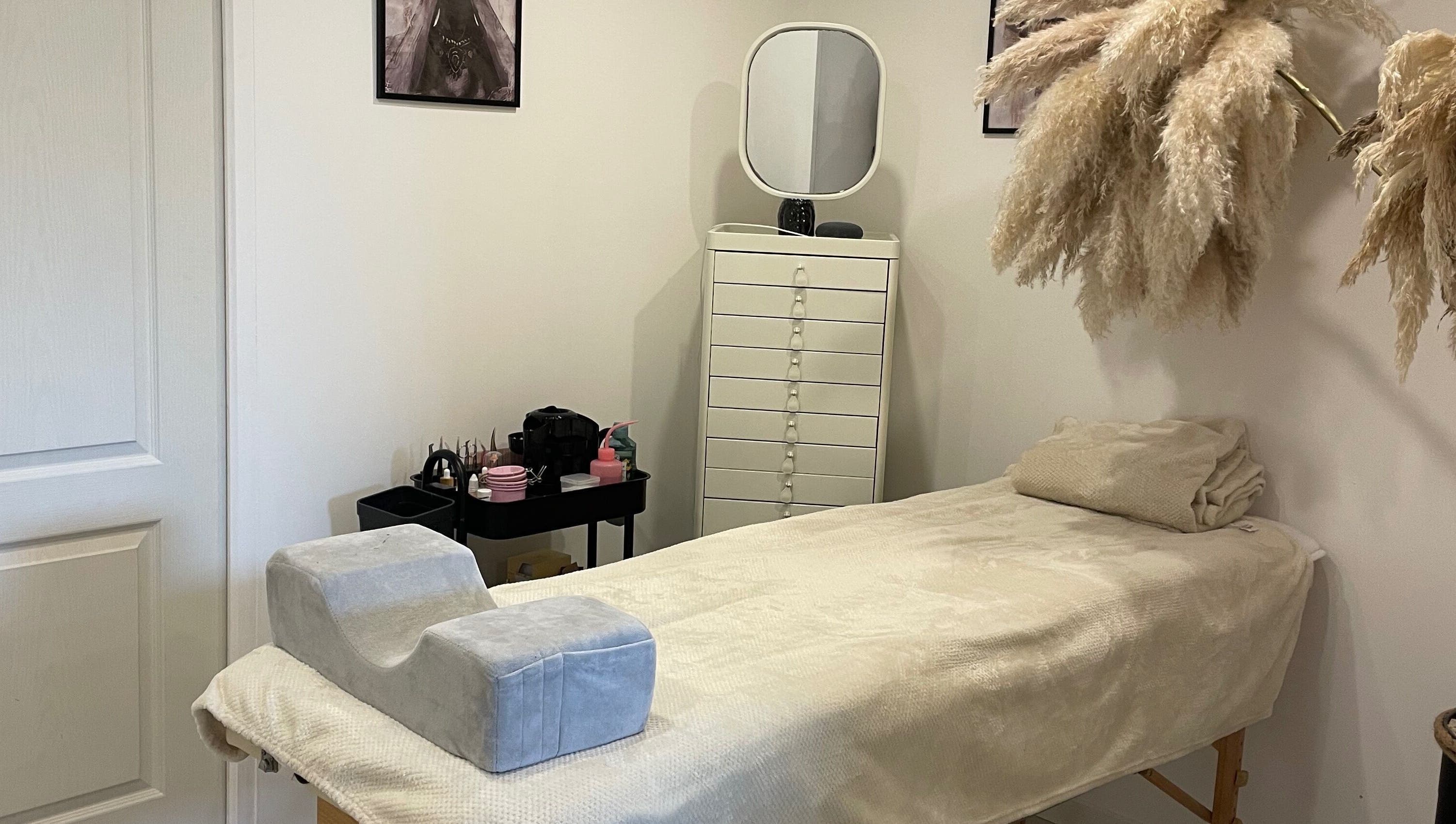 Salle de soin à L’instant Mel, Romorantin-lanthenay, Centre-val De Loire, FR avec déco apaisante.