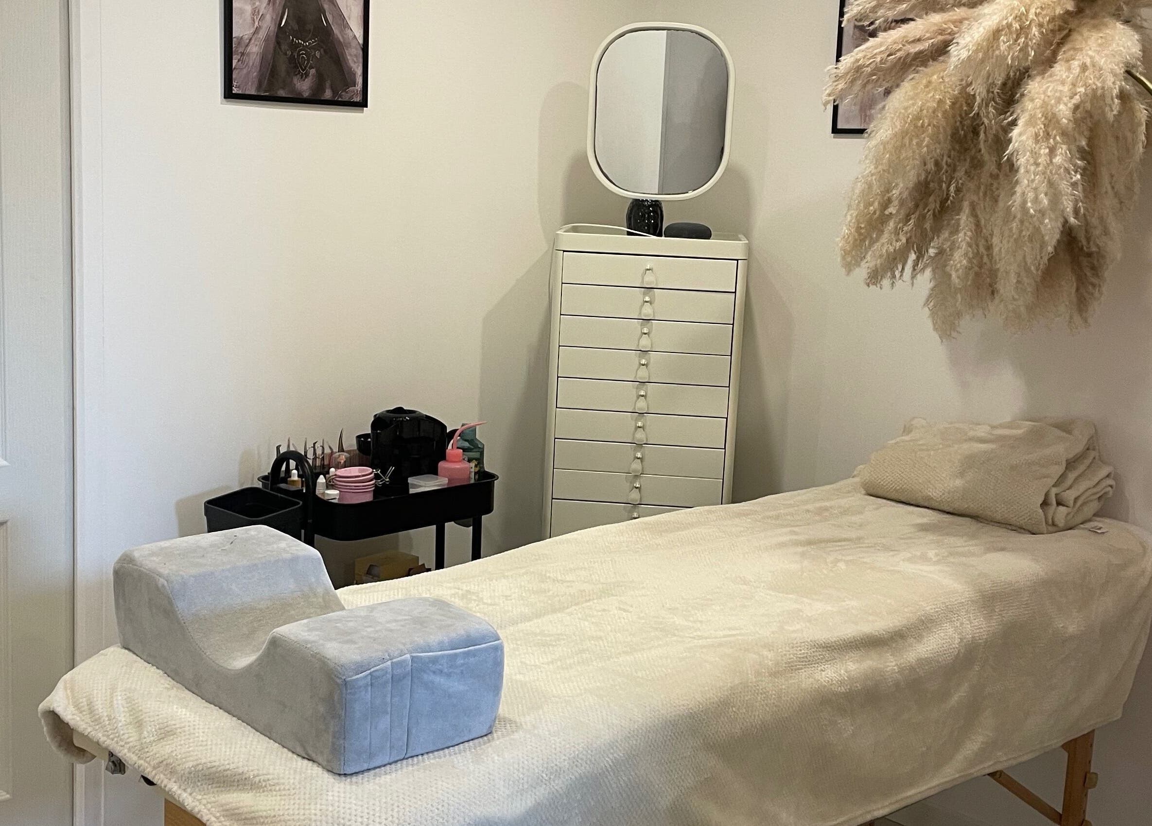 Salle de soin à L’instant Mel, Romorantin-lanthenay, Centre-val De Loire, FR avec déco apaisante.