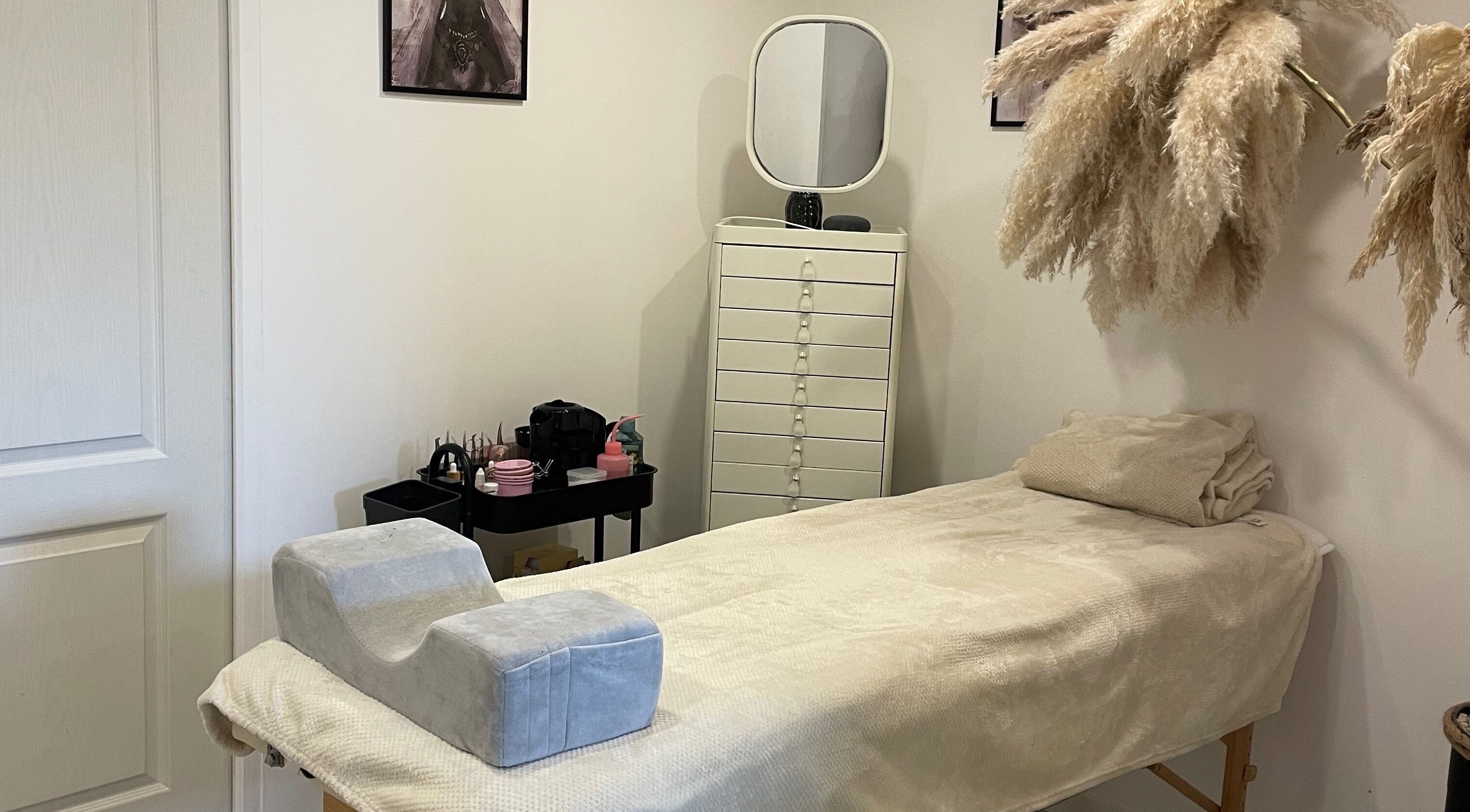 Salle de soin à L’instant Mel, Romorantin-lanthenay, Centre-val De Loire, FR avec déco apaisante.