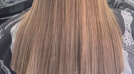 Salon33 Kelsea image 3