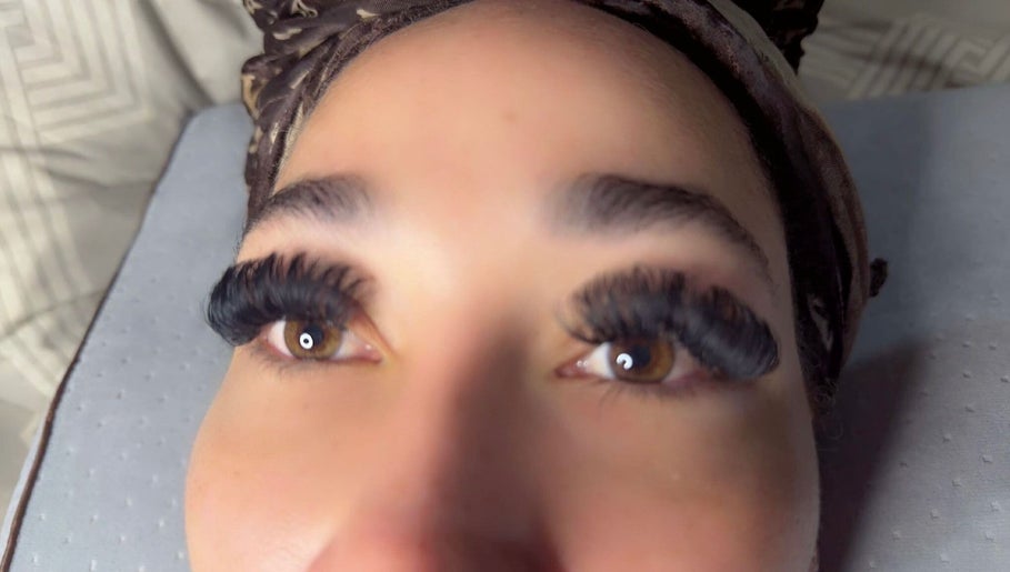 Luxe Lashes Studio image 1