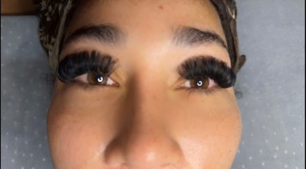 Luxe Lashes Studio image 2